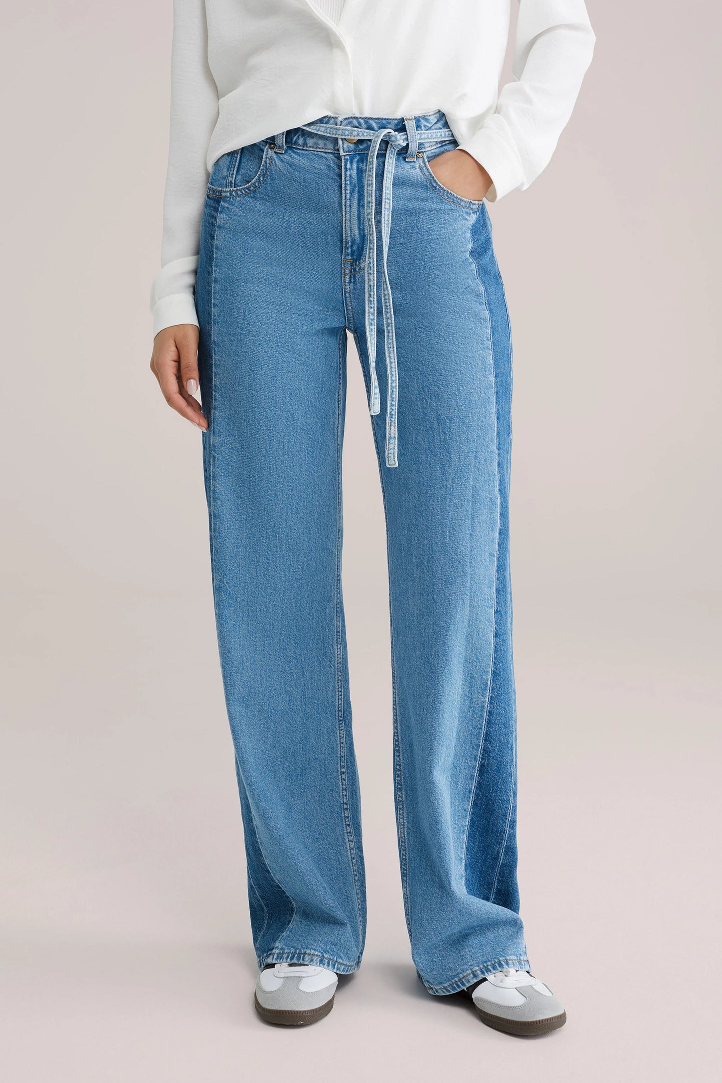 Jean taille haute à jambes larges